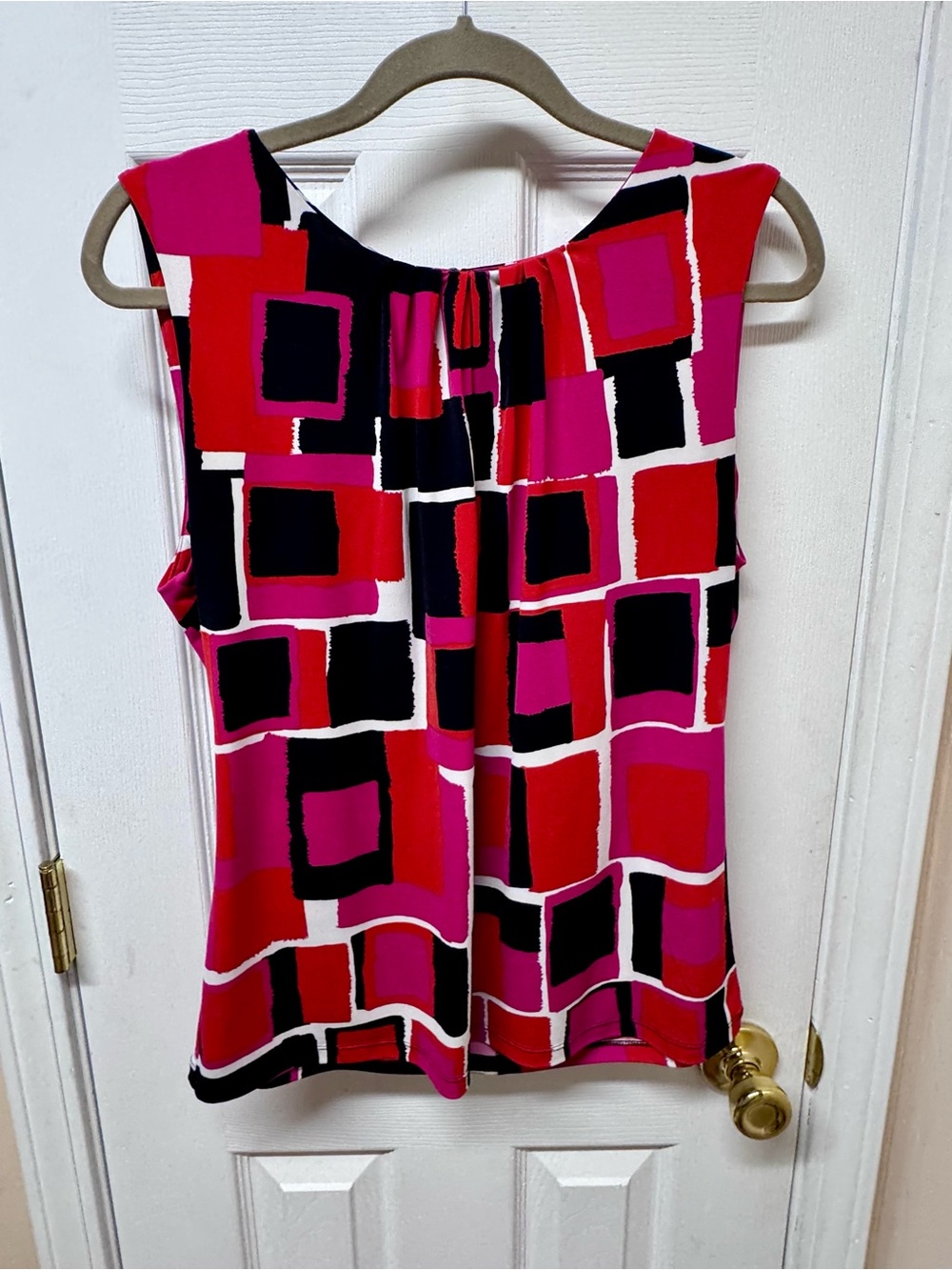 Calvin Klein Sleeveless Geometric Pleated Top – Size Large | Like New - Picture 2 of 9